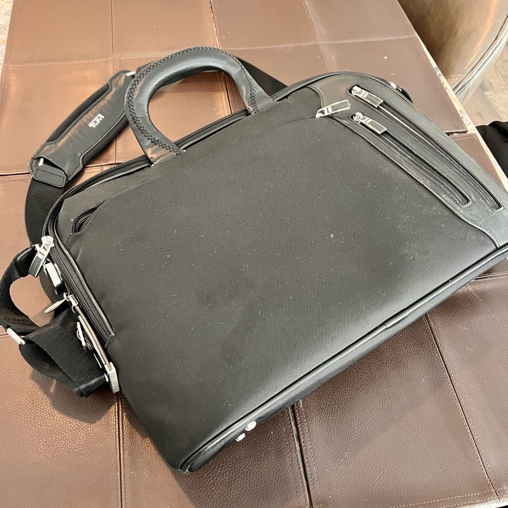 Tumi black laptop bag/briefcase, black
